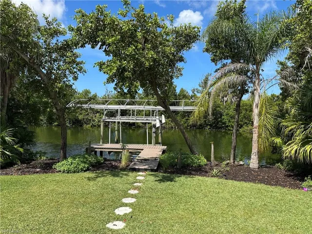 Whether you love boating, fishing, kayaking, biking, or simply enjoying the peaceful Florida sunshine, this property offers the ultimate island lifestyle in one of Southwest Florida’s most charming waterfront communities.