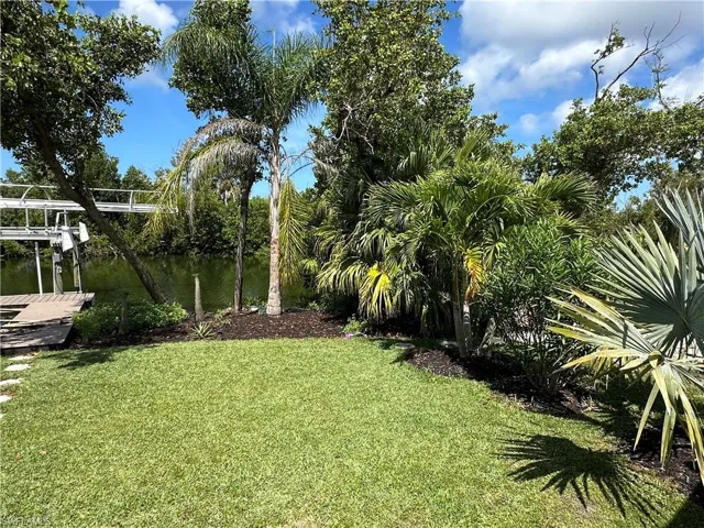Whether you love boating, fishing, kayaking, biking, or simply enjoying the peaceful Florida sunshine, this property offers the ultimate island lifestyle in one of Southwest Florida’s most charming waterfront communities.