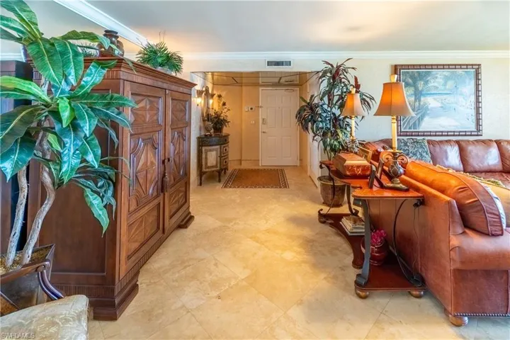 10701 Gulf Shore Dr 1002, Naples, Florida 34108