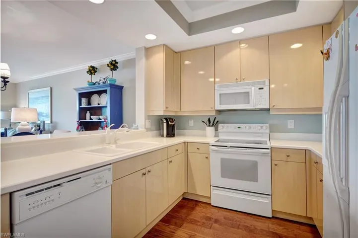 Under cabinet lighting