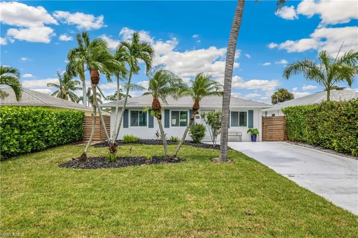 791  94th N AVE, Naples, FL 34108