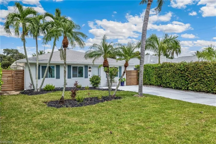 791  94th N AVE, Naples, FL 34108