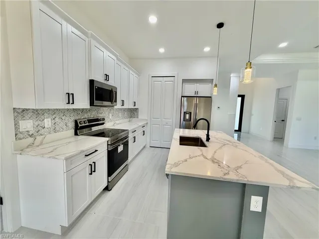 17  Wellington  AVE, Lehigh Acres, FL 33936