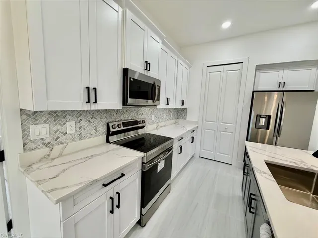 17  Wellington  AVE, Lehigh Acres, FL 33936