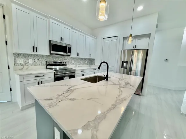17  Wellington  AVE, Lehigh Acres, FL 33936