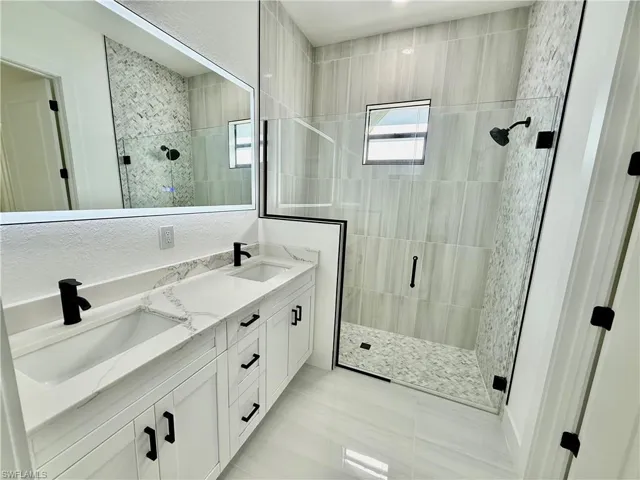 17  Wellington  AVE, Lehigh Acres, FL 33936