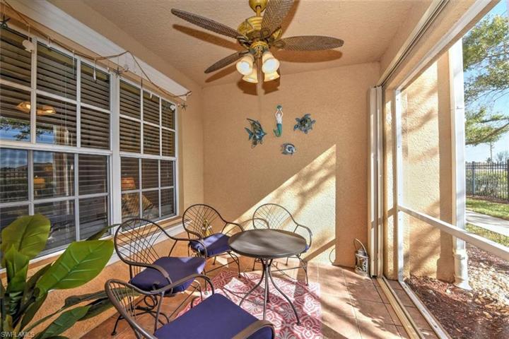Another view of screened lanai!
