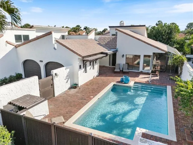 549  Tierra Mar W LN, Naples, FL 34108