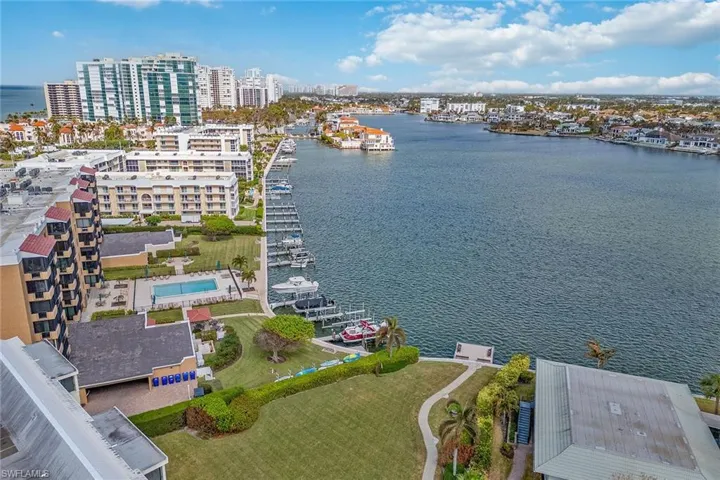 3420  Gulf Shore N BLVD, Naples, FL 34103