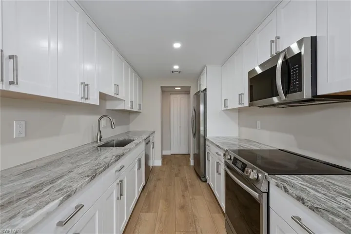 3420  Gulf Shore N BLVD, Naples, FL 34103
