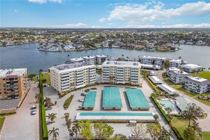 3420  Gulf Shore N BLVD, Naples, FL 34103