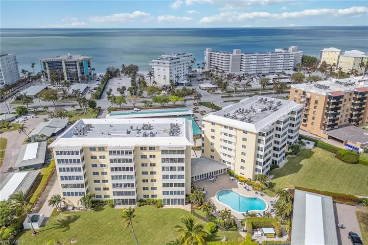 3420  Gulf Shore N BLVD, Naples, FL 34103
