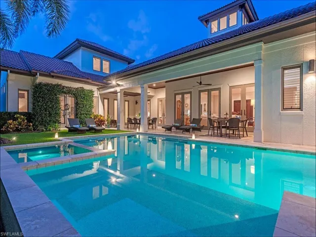 131 3rd St N, Naples, Florida 34102