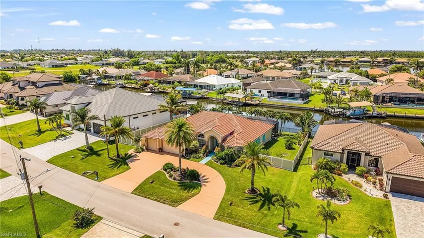3230 Sw 3rd Ln, Cape Coral, Florida 33991