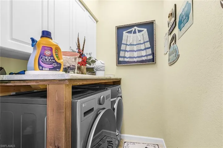 3230 Sw 3rd Ln, Cape Coral, Florida 33991