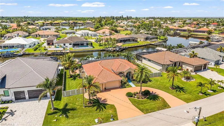 3230 Sw 3rd Ln, Cape Coral, Florida 33991
