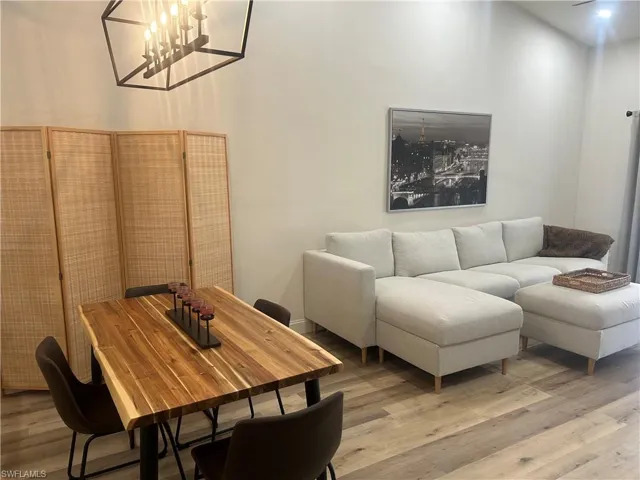 Great room with vaulted ceilings