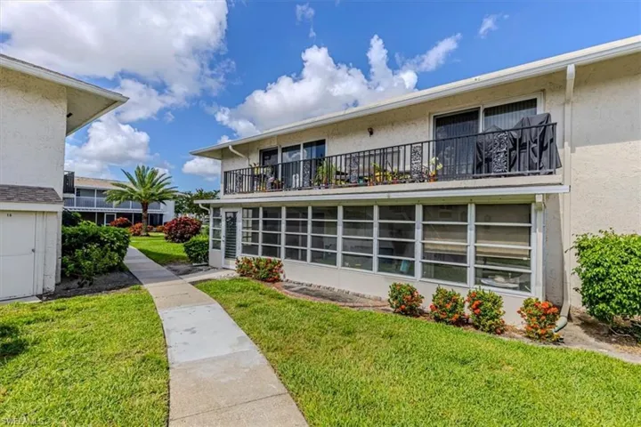 215  Palm  DR, Naples, FL 34112