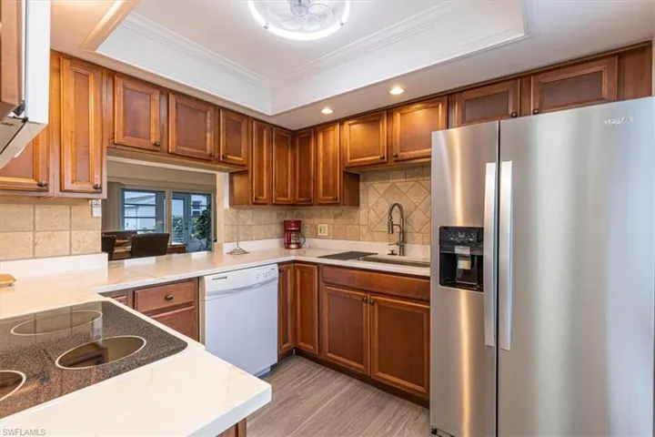 215  Palm  DR, Naples, FL 34112
