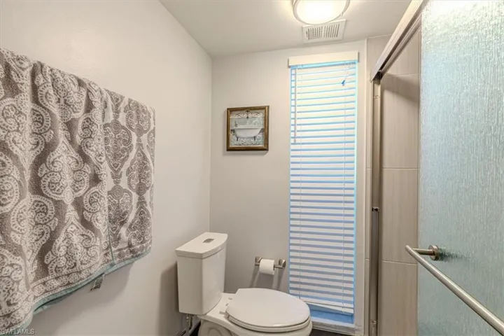 215  Palm  DR, Naples, FL 34112