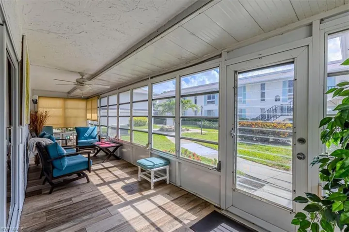 215  Palm  DR, Naples, FL 34112