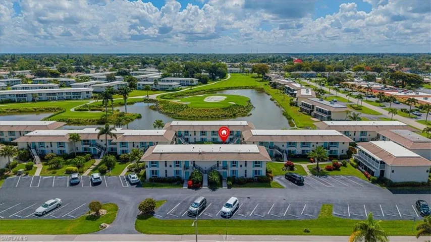 215  Palm  DR, Naples, FL 34112