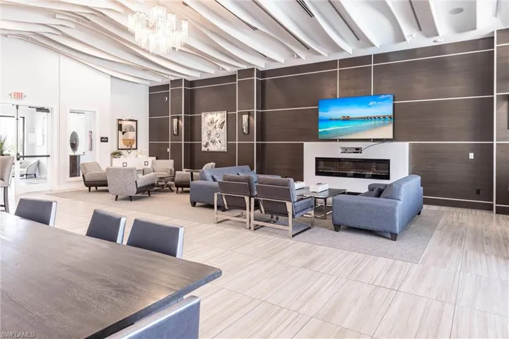 Building lobby with a high ceiling and beam ceiling