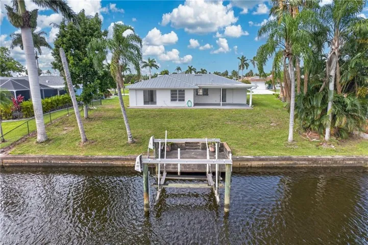 2031 Se 25th Ln, Cape Coral, Florida 33904