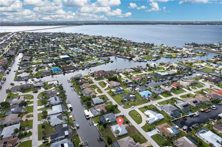 2031 Se 25th Ln, Cape Coral, Florida 33904