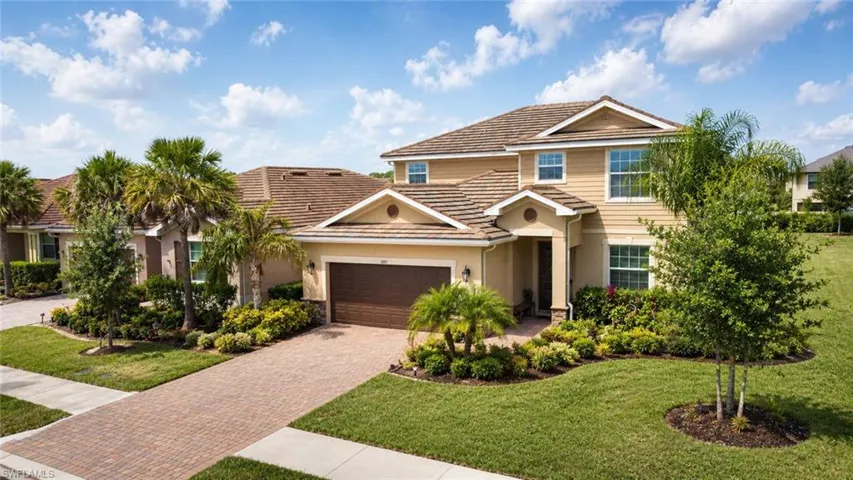 3697 Hampton Cir, Alva, Florida 33920