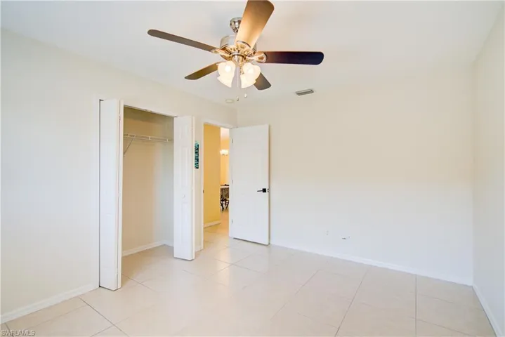 This is the 1st of the 2 guest bedrooms