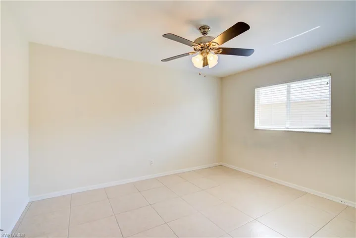 This is the 1st of the 2 guest bedrooms