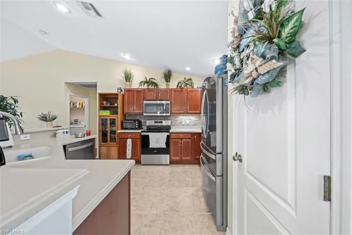 1125 36th Ter, Cape Coral, Florida 33909