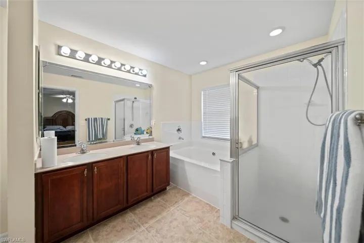 1125 36th Ter, Cape Coral, Florida 33909