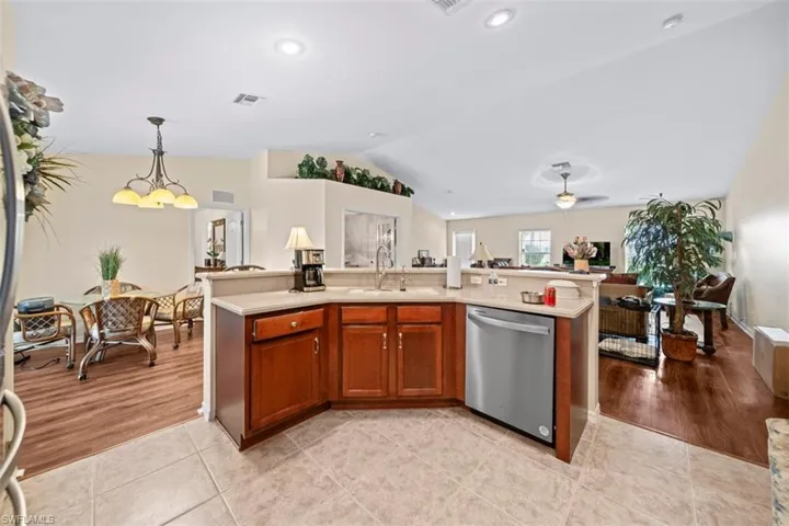 1125 36th Ter, Cape Coral, Florida 33909