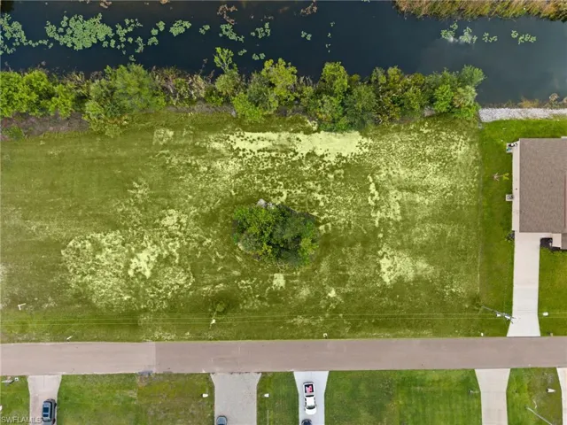 Plenty of space to design your custom Florida home