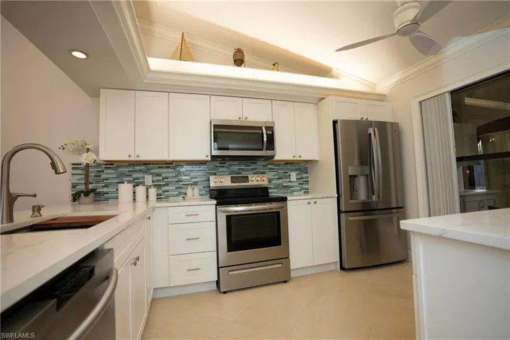 Lighted tray ceiling