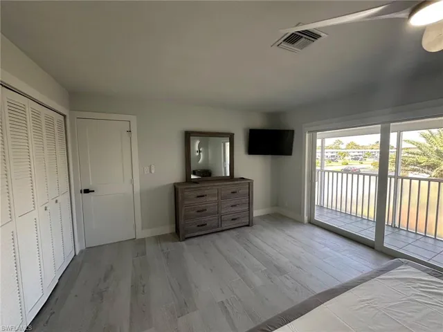 207  Palm  DR, Naples, FL 34112