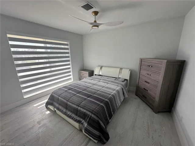 207  Palm  DR, Naples, FL 34112