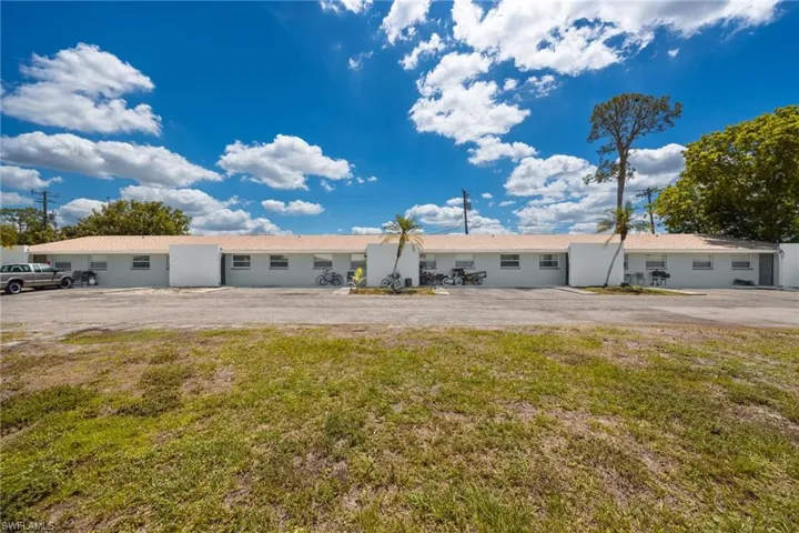 24 W Mariana  AVE, North Fort Myers, FL 33903