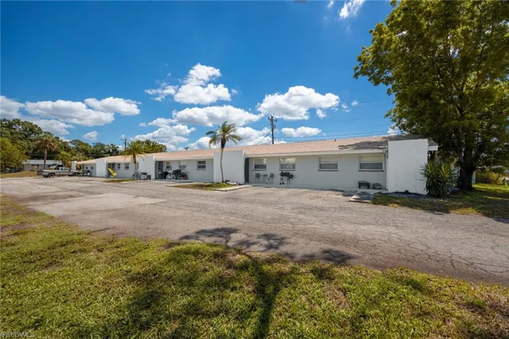 24 W Mariana  AVE, North Fort Myers, FL 33903