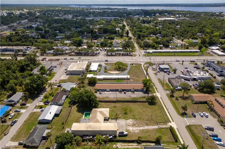 24 W Mariana  AVE, North Fort Myers, FL 33903