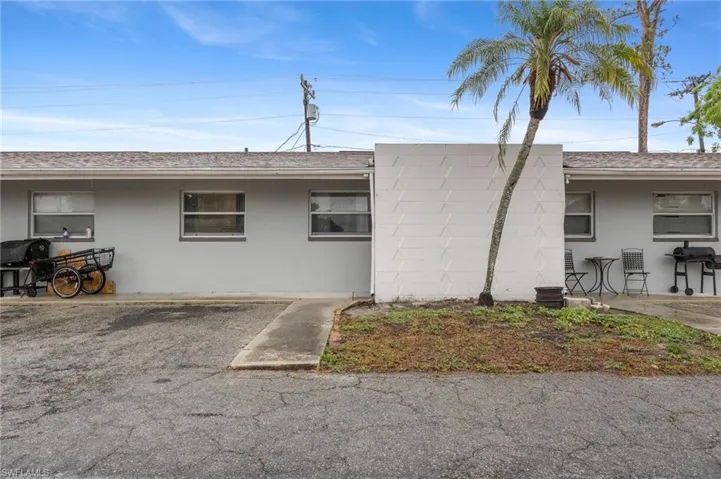 24 W Mariana  AVE, North Fort Myers, FL 33903