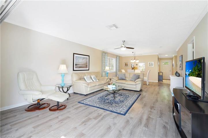 38  Glades  BLVD, Naples, FL 34112