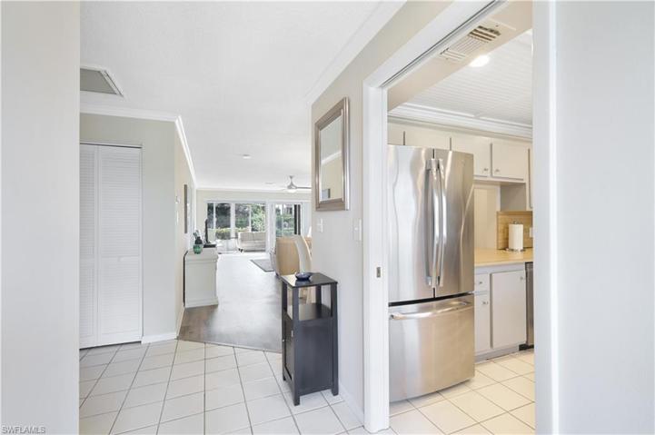 38  Glades  BLVD, Naples, FL 34112