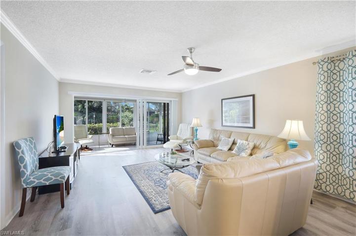38  Glades  BLVD, Naples, FL 34112