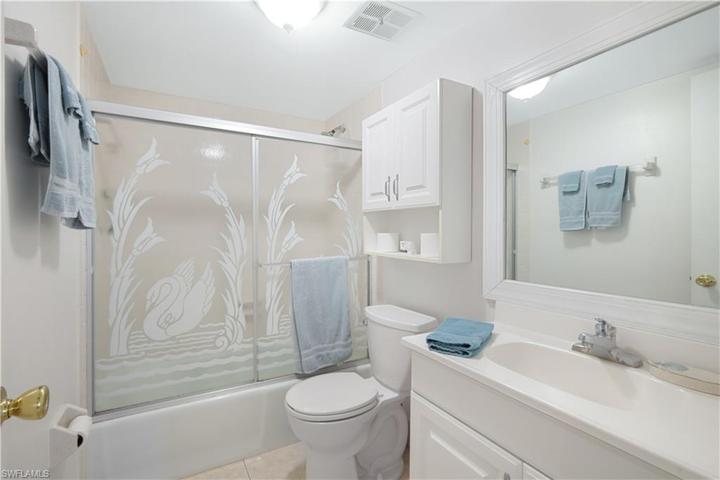 38  Glades  BLVD, Naples, FL 34112