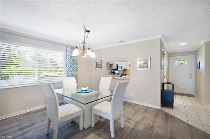 38  Glades  BLVD, Naples, FL 34112