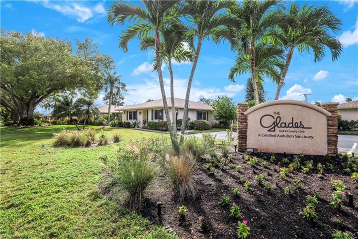 38  Glades  BLVD, Naples, FL 34112
