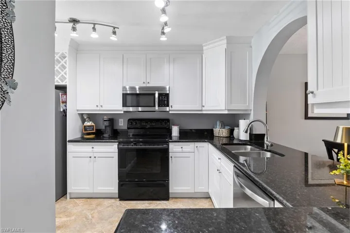 1210  Yesica Ann  CIR, Naples, FL 34110